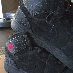 Nike Air Jordan 1 Retro Mid Black Rush Pink GS UK 6 US 7 EUR 40 USED 40.00